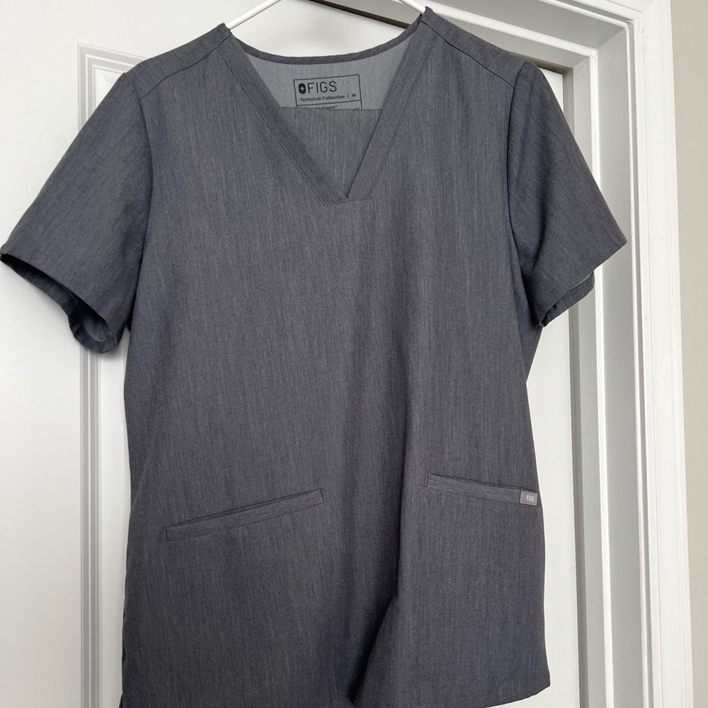 Figs scrub top